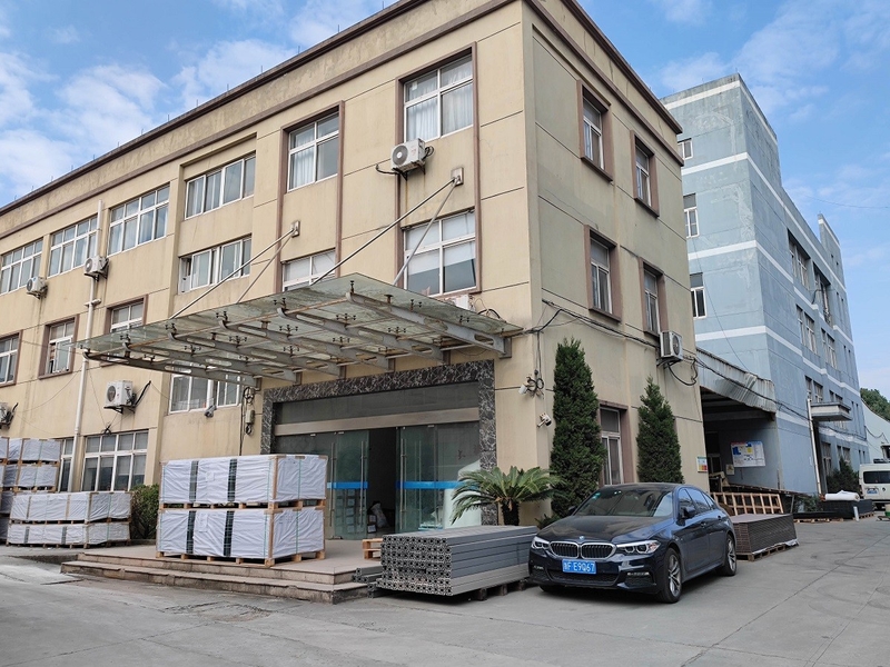 Tongxiang Dayi Wood & Plastics Co., Ltd.