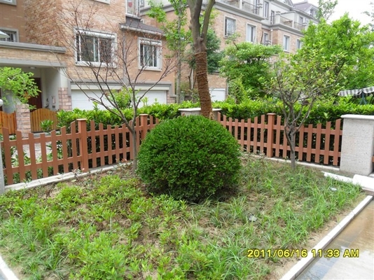 Outdoor WPC Composite Fencing Custom Design Color For Garden / Yard