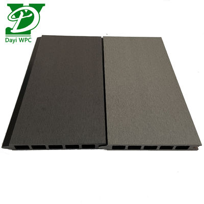 Beauty Authentic Wood Grain WPC Fencing Low Maintenance